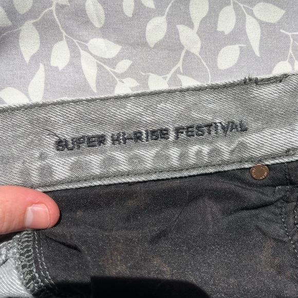 American Eagle Hi Rise Festival Shortie - Picture 4 of 5